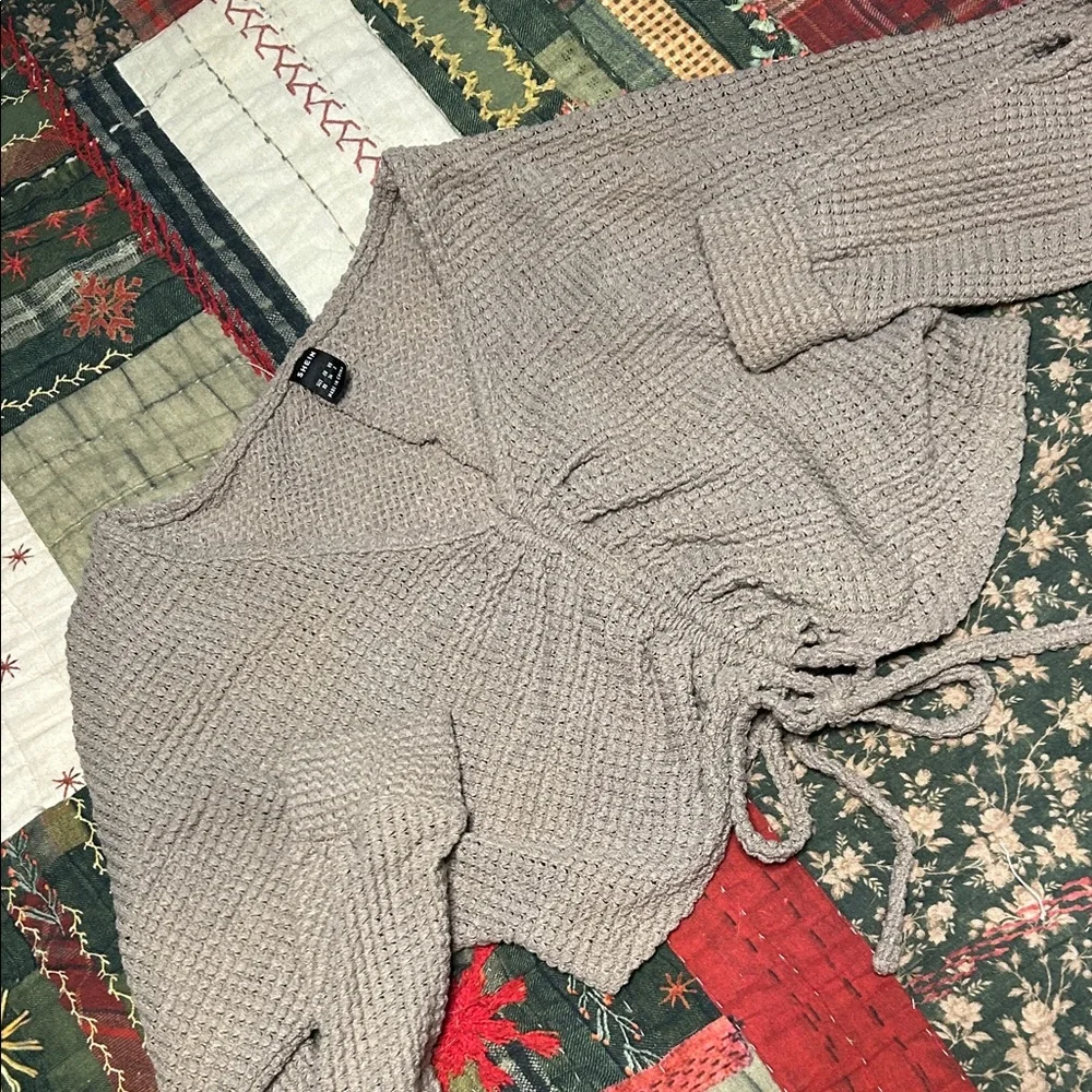 Cozy Beige Knit cropped Sweater - Picture 2 of 4